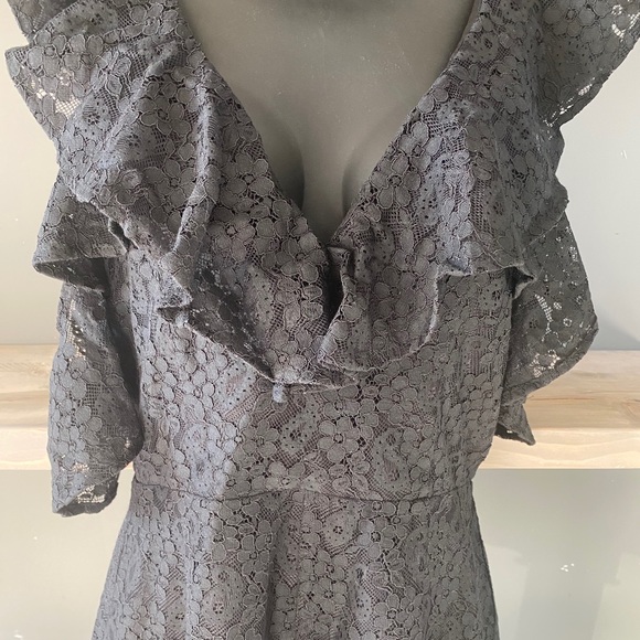 NWT Lovers and Friends Abella Lace Romper - Picture 5 of 9